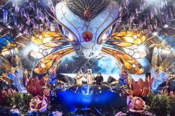 spectacle in-off.jpg