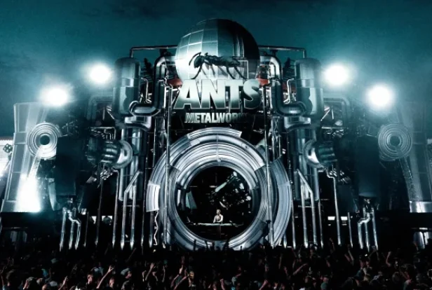 Show – Metalworks, Ants, Ushuaïa Ibiza